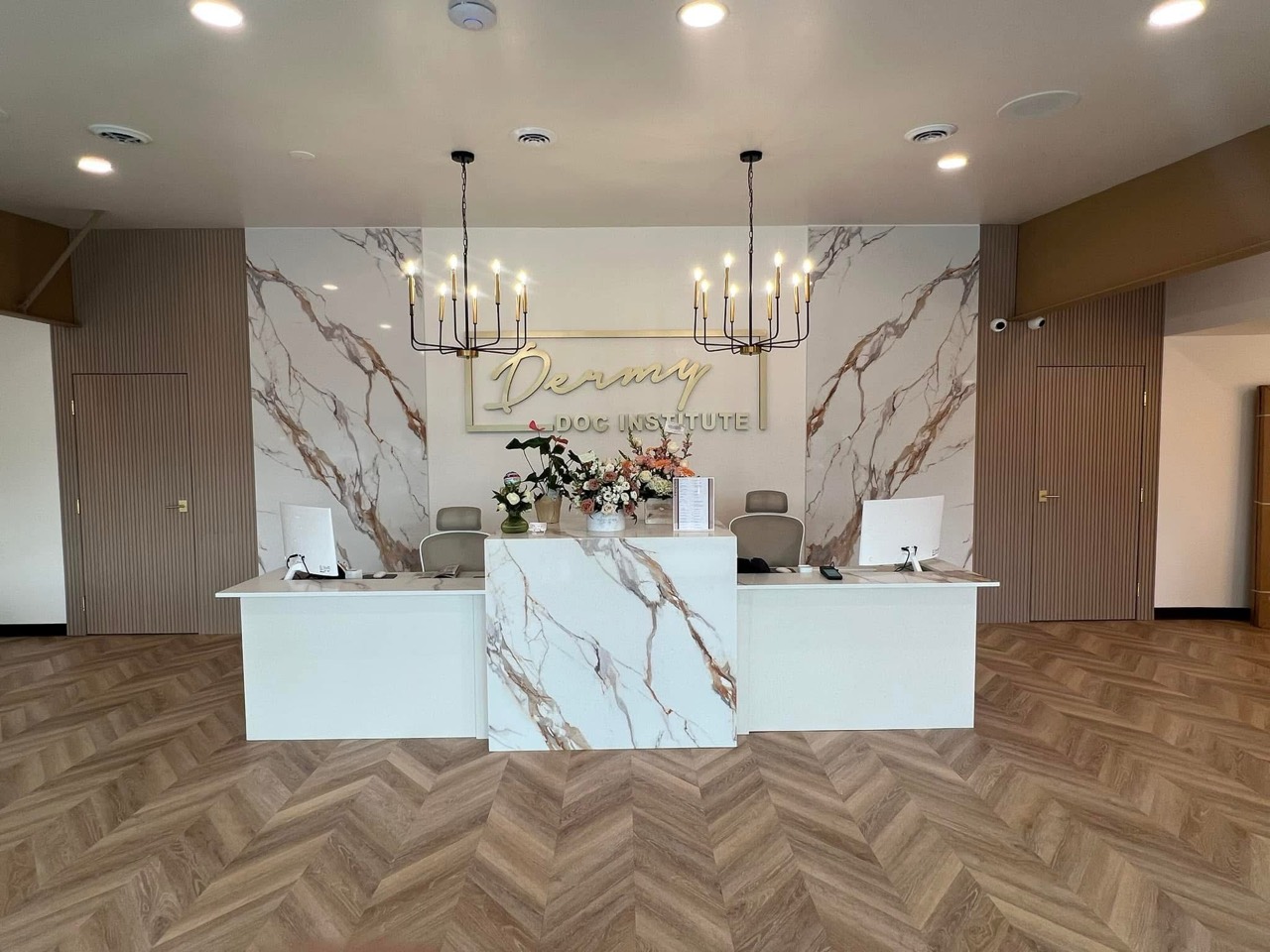 Commercial reception desk and feature wall completed by DHR
